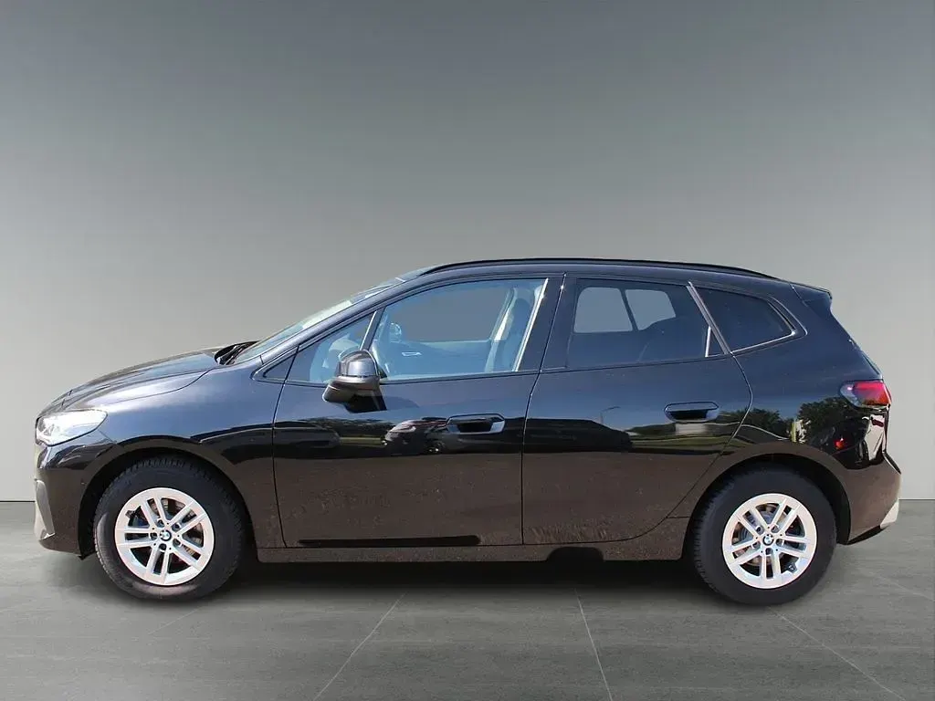 Gebraucht BMW 218 Active Tourer Performance 150 PS (110 kW) 2023 Saphirschwarz Van / Kleinbus