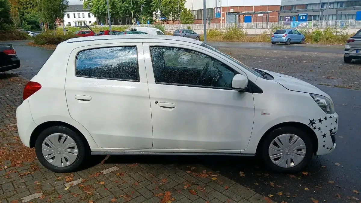Gebraucht Mitsubishi Space Star 70 PS (51 kW) 2017 Weiß Kleinwagen