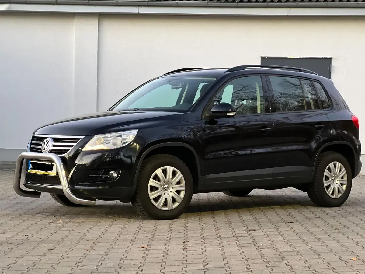 Gebraucht VW Tiguan Trendline 140 PS (102 kW) 2010 Schwarz SUV