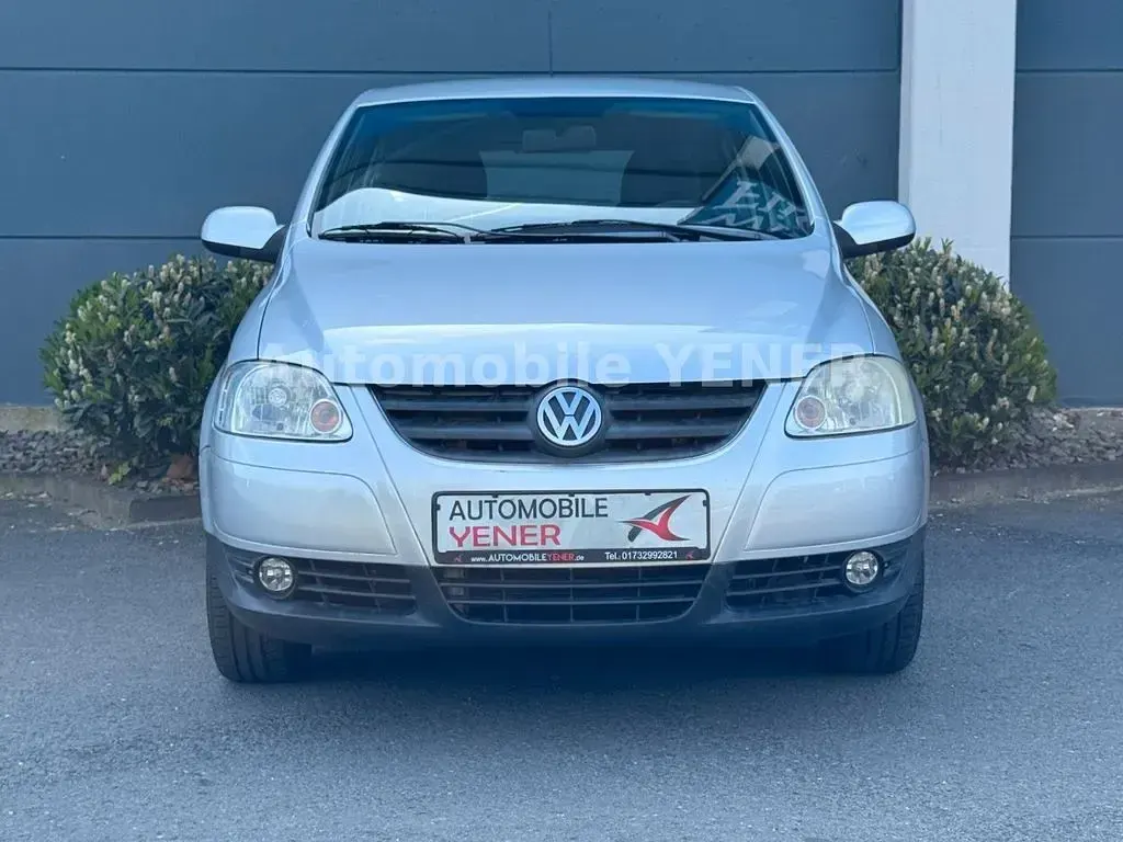 Second-hand VW Fox Basis 75 CP (55 kW) 2009 Argintiu Hatchback
