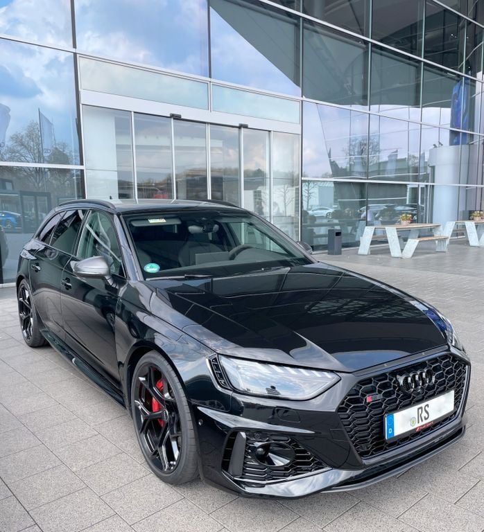 Schwarz Gebraucht 2024 Audi RS4 Competition Kombi | 82.950 € (Superpreis) - Bild 1/4