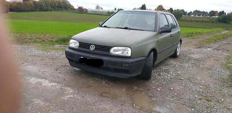 Grün Gebraucht 1995 VW Golf III Kleinwagen | 2.200 € - Bild 1/4