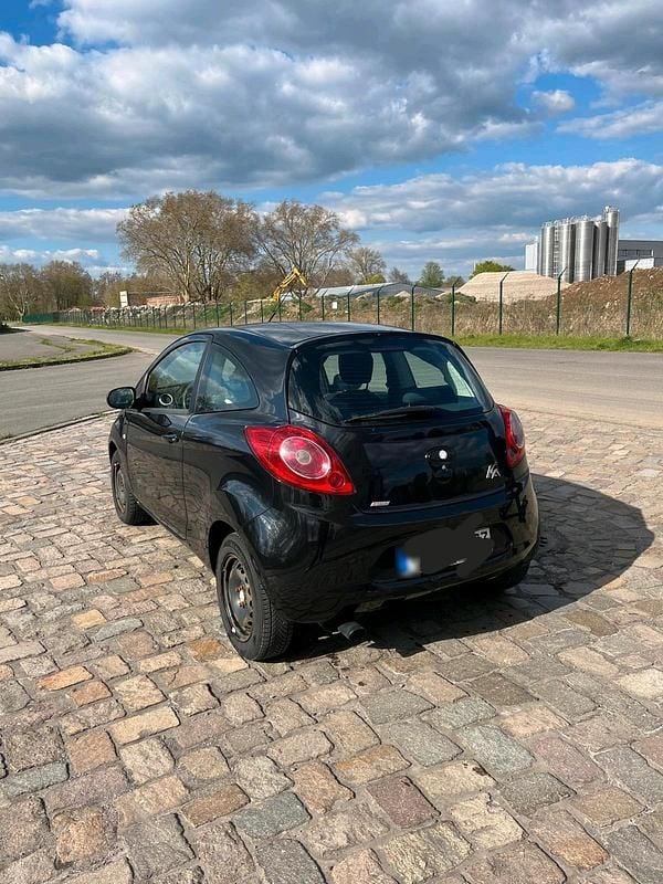 Second-hand Ford Ka 70 CP (51 kW) 2012 Negru Hatchback