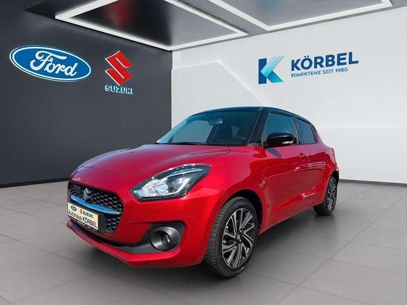 Burning red / black Gebraucht 2021 Suzuki Swift Comfort+ Kleinwagen | 15.780 € (Etwas zu teuer) - Bild 1/3