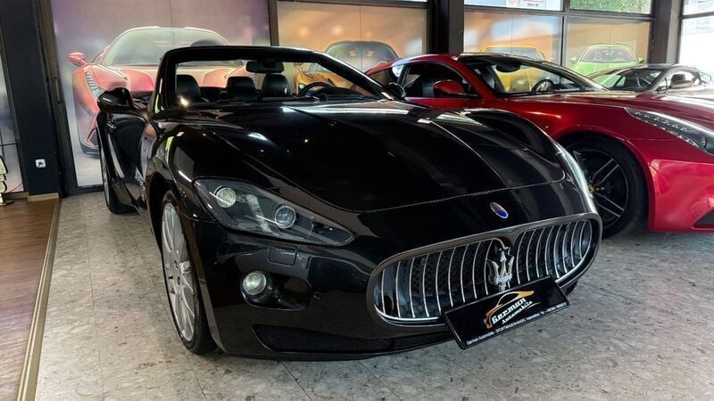 Grau Gebraucht 2016 Maserati GranCabrio Cabrio | 43.900 € - Bild 1/4