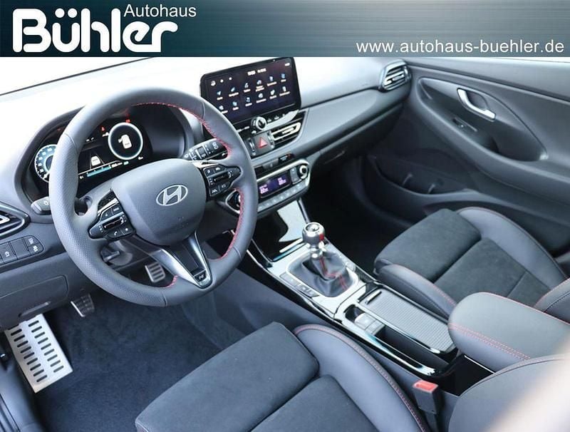 Neu Hyundai i30 N Line 140 PS (102 kW) 2025 Shadow grey uni Limousine