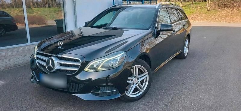 Gebraucht Mercedes E250 204 PS (150 kW) 2014 Schwarz Kombi