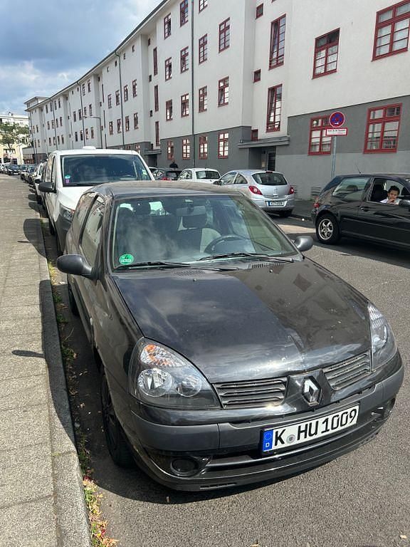 Gebraucht 2005 Renault Clio II Dynamique Limousine | 600 € (Guter Preis) - Bild 1/4
