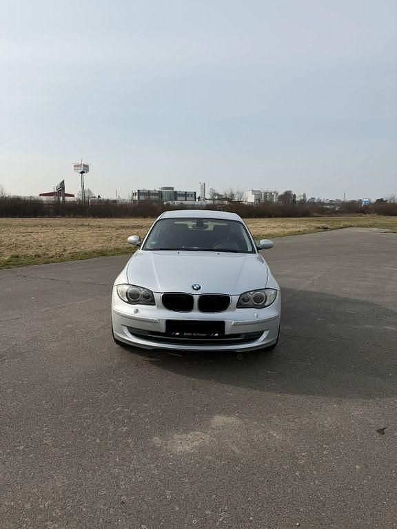 Gebraucht BMW 118 143 PS (105 kW) 2007 Silber Kleinwagen