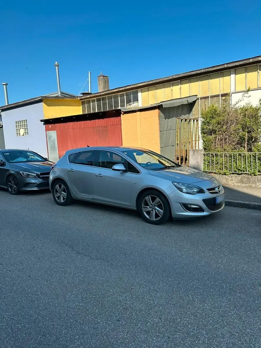 Gebraucht Opel Astra 180 PS (132 kW) 2013 Silber Limousine