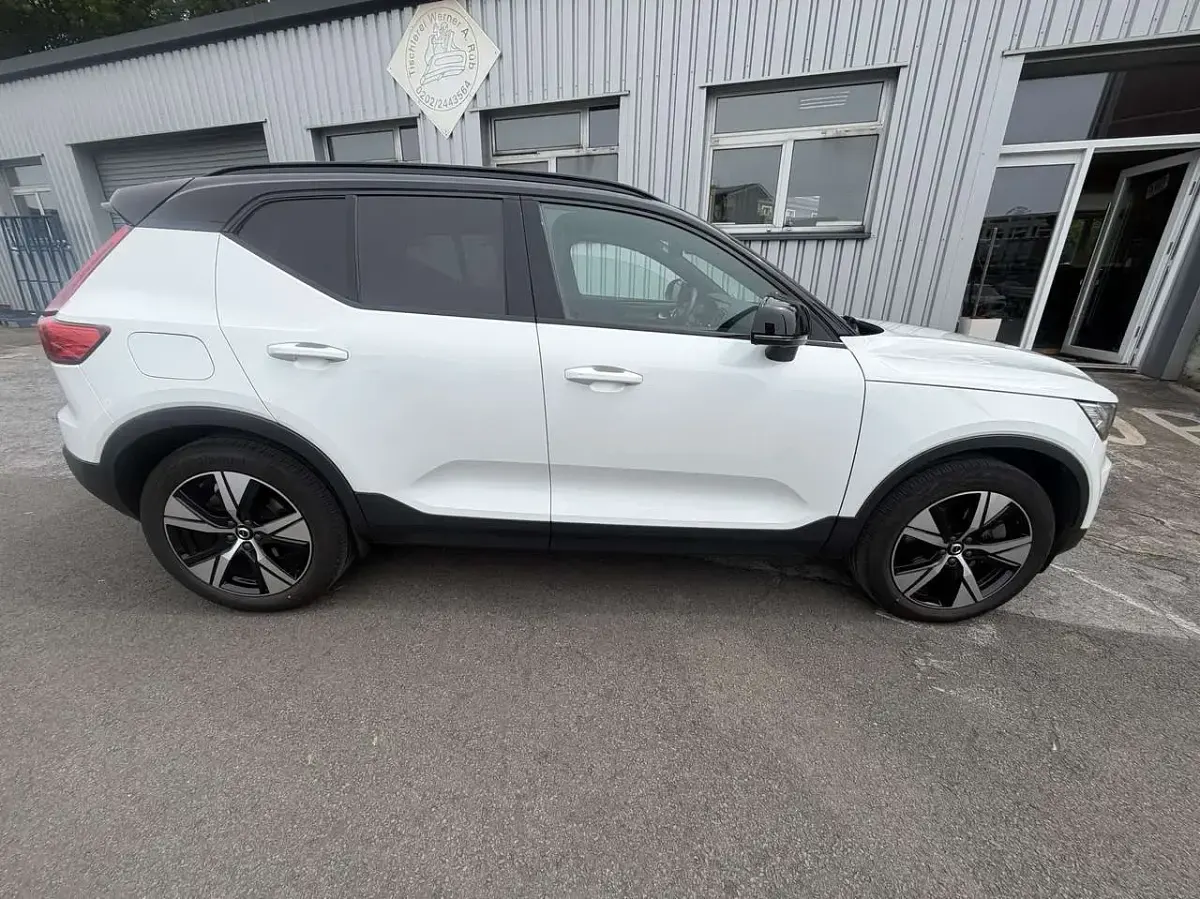 Gebraucht Volvo XC40 R-Design 179 PS (131 kW) 2022 Weiß SUV