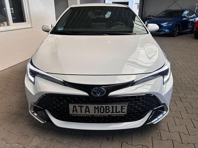 Gebraucht Toyota Corolla Hybrid Team 98 PS (72 kW) 2024 Schneeweiß Limousine