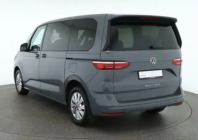 Usado VW Multivan 150 CV (110 kW) 2023 Gris Monovolumen