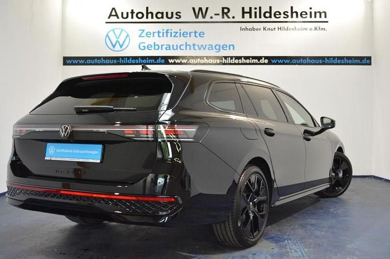 Gebraucht VW Passat R-line 193 PS (141 kW) 2025 Schwarz Kombi