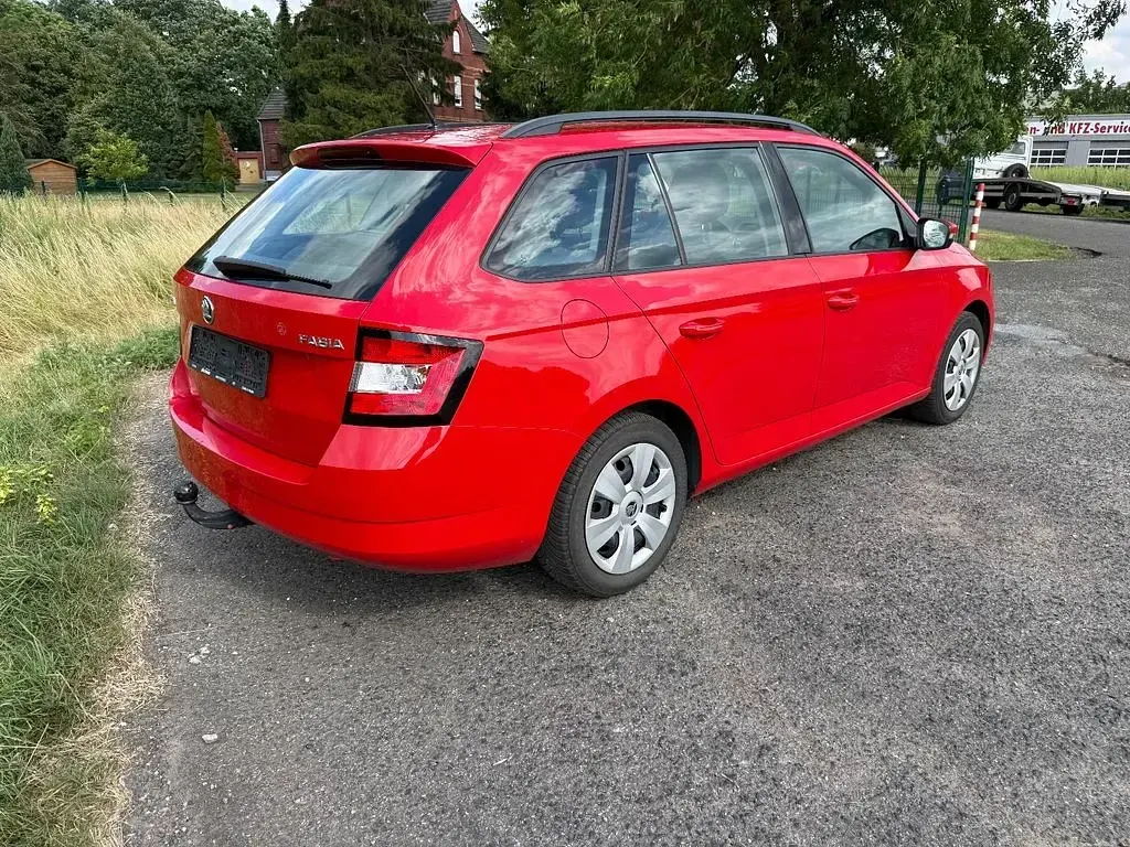 Gebraucht Skoda Fabia Ambition 90 PS (66 kW) 2017 Rot Kombi