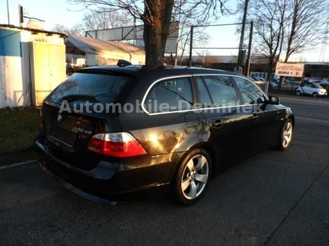 Gebraucht BMW 530 231 PS (169 kW) 2006 Schwarz metallic Kombi