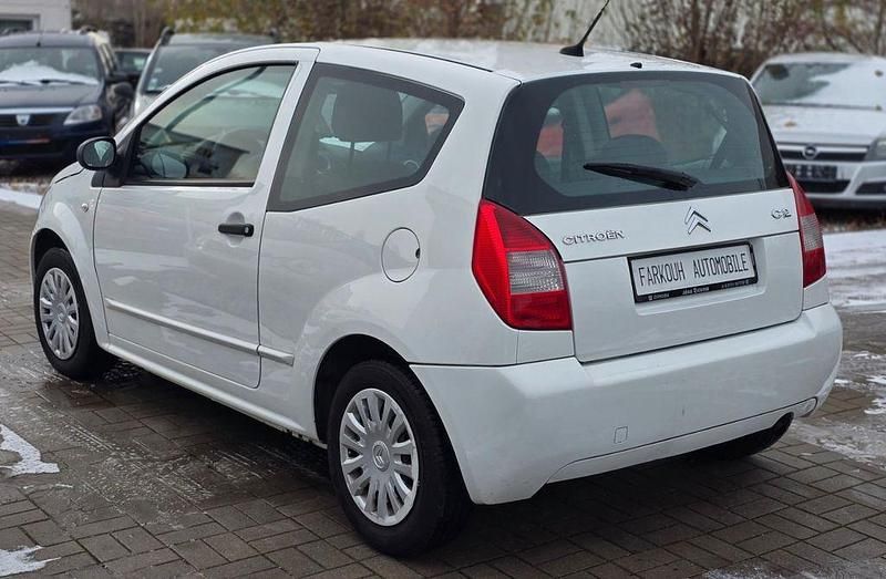 Gebraucht Citroën C2 Tonic 60 PS (44 kW) 2009 Weiß Kleinwagen