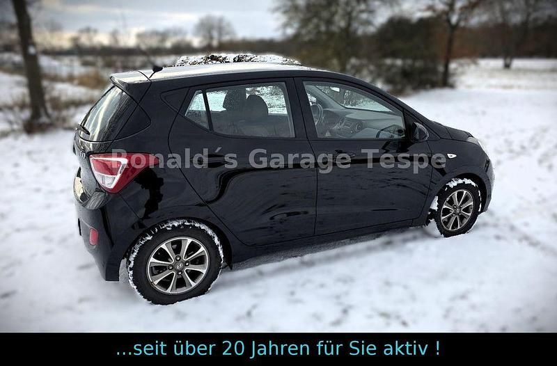 Gebraucht Hyundai i10 Trend 67 PS (49 kW) 2014 Schwarz Kleinwagen
