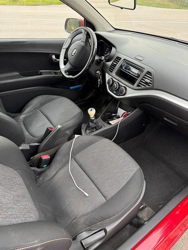 Gebraucht Kia Picanto 69 PS (50 kW) 2014 Rot Kleinwagen