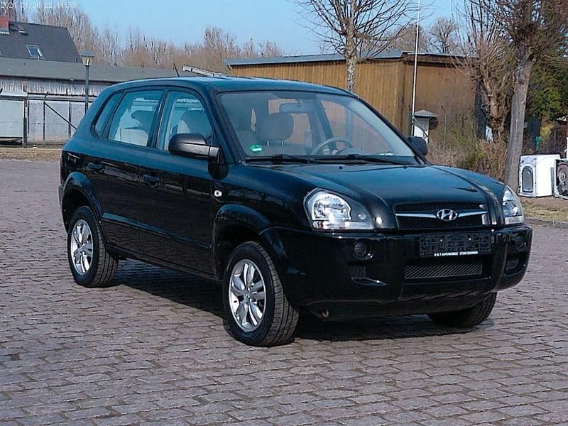 Gebraucht Hyundai Tucson 141 PS (103 kW) 2010 Schwarz SUV