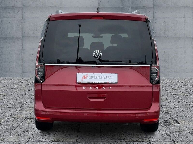 Gebraucht VW Caddy Style 114 PS (83 kW) 2023 Fortanarot metallic Van / Kleinbus