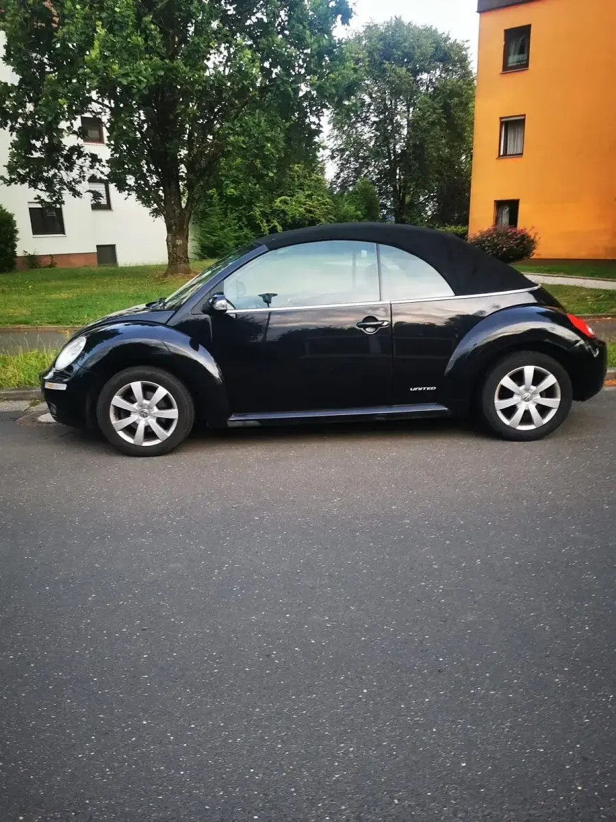 Gebraucht VW New Beetle 105 PS (77 kW) 2008 Schwarz Kleinwagen