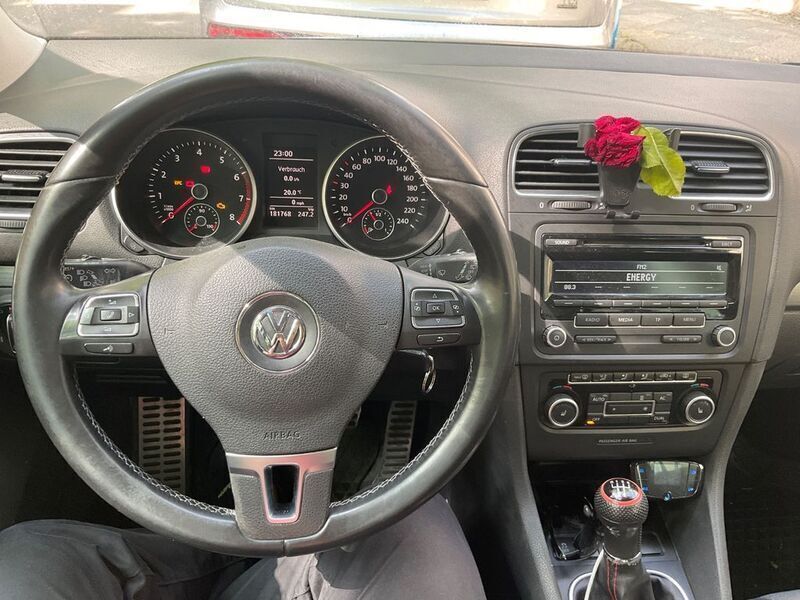Schwarz Gebraucht 2011 VW Golf VI Style Limousine | 4.999 € (Guter Preis) - Bild 1/4