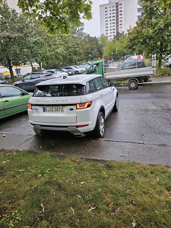 Weiß Gebraucht 2017 Land Rover Range Rover evoque SUV | 16.500 € (Superpreis) - Bild 1/4