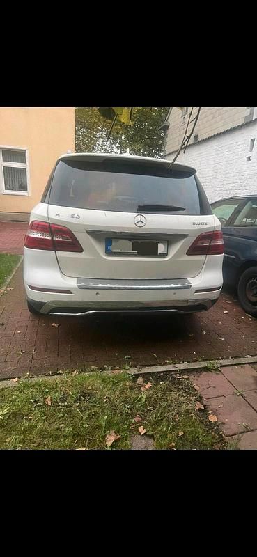Gebraucht Mercedes ML350 258 PS (189 kW) 2012 Weiß SUV