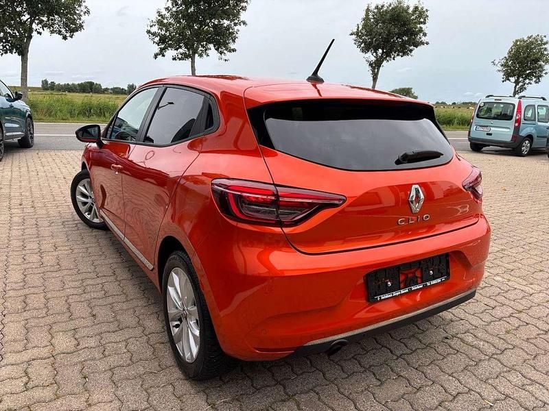 Gebraucht Renault Clio IV Experience 72 PS (52 kW) 2019 Valenciaorange (metallic) Kleinwagen