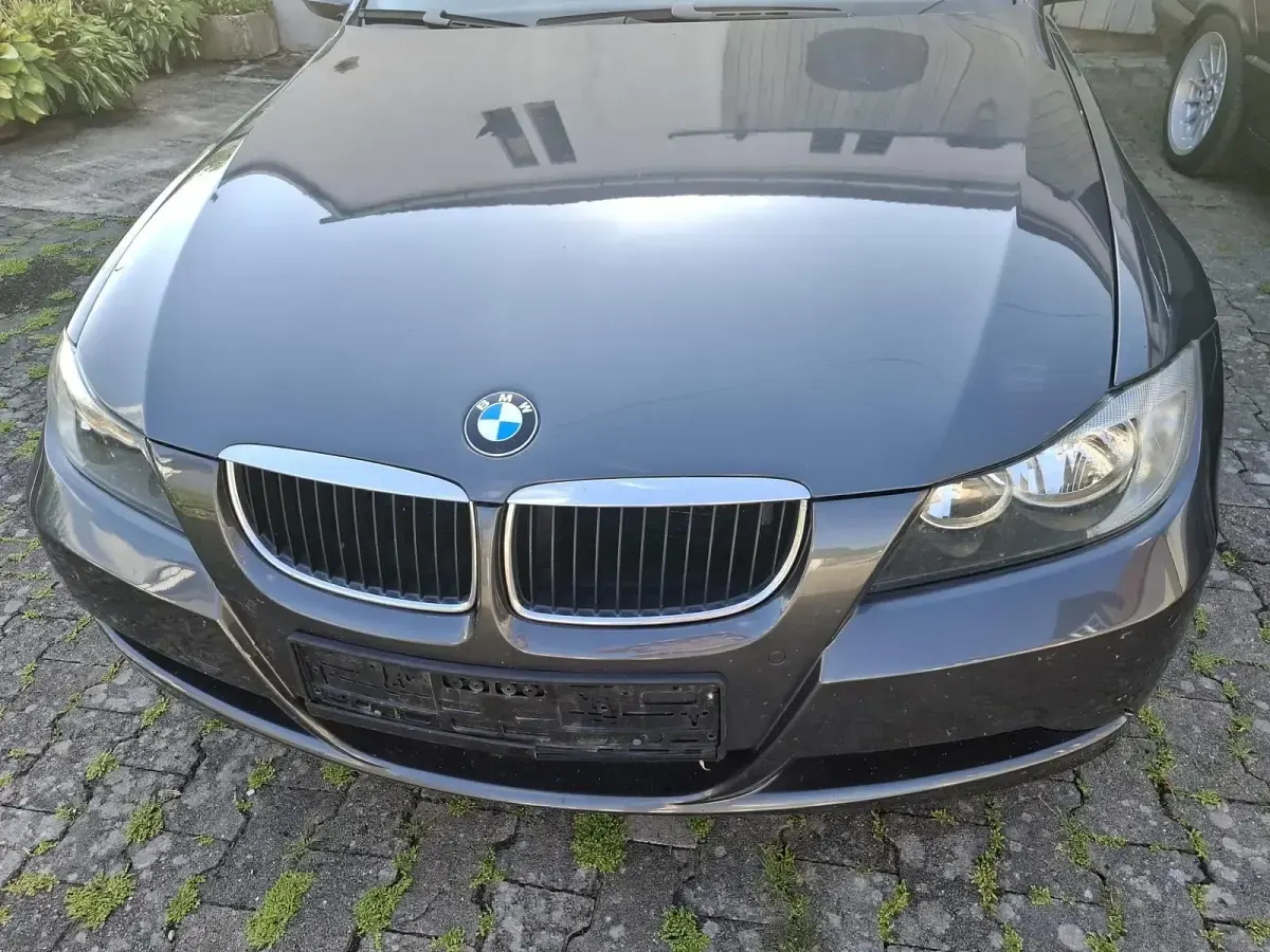 Gebraucht BMW 318 129 PS (94 kW) 2006 Grau Limousine