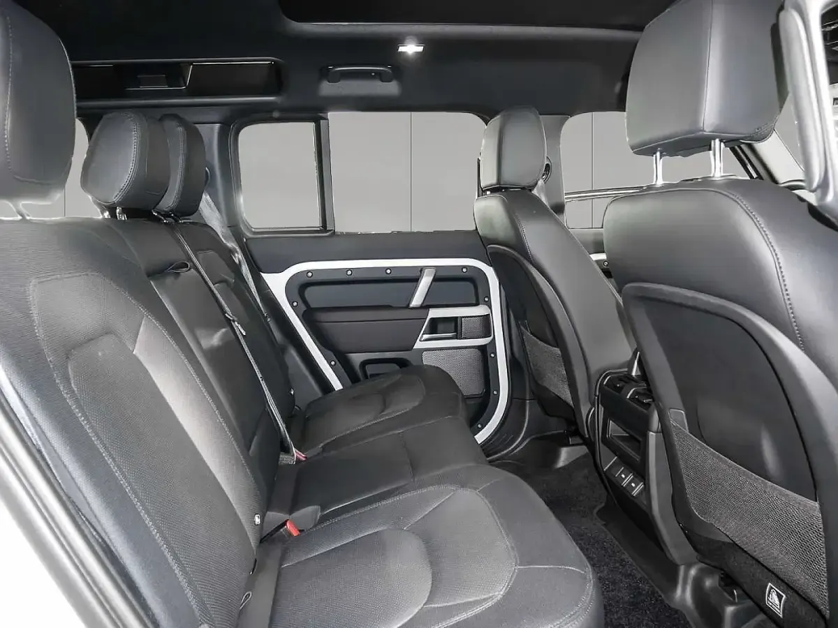 Gebraucht Land Rover Defender SE Dynamic 253 PS (186 kW) 2023 Fuji white SUV