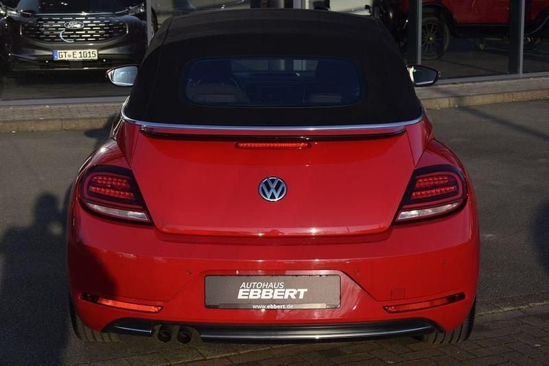 Gebraucht VW Beetle Cabriolet Sound 150 PS (110 kW) 2017 Tornado red Cabrio
