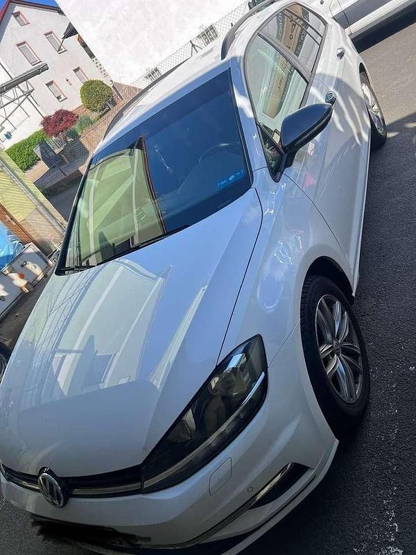 Weiß Gebraucht 2019 VW Golf VII Comfortline Kombi | 10.999 € (Superpreis) - Bild 1/4