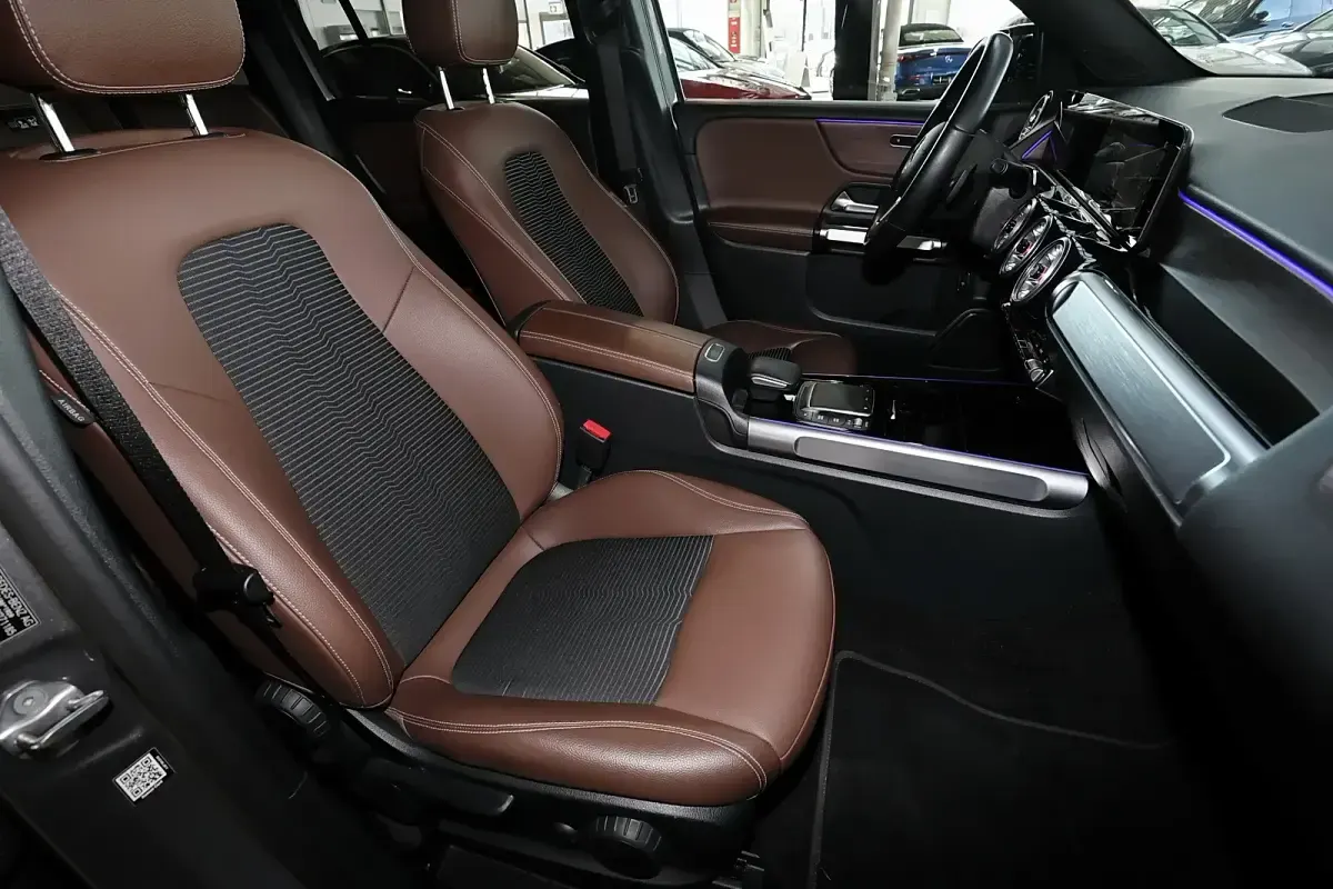 Gebraucht Mercedes GLB220 Progressive 190 PS (139 kW) 2023 Metalliclack mountaingrau SUV