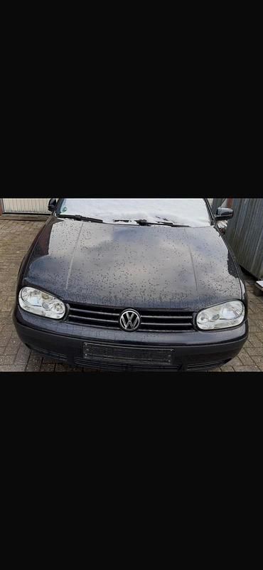 Schwarz Gebraucht 2003 VW Golf IV Kleinwagen | 2.000 € (Fairer Preis) - Bild 1/4