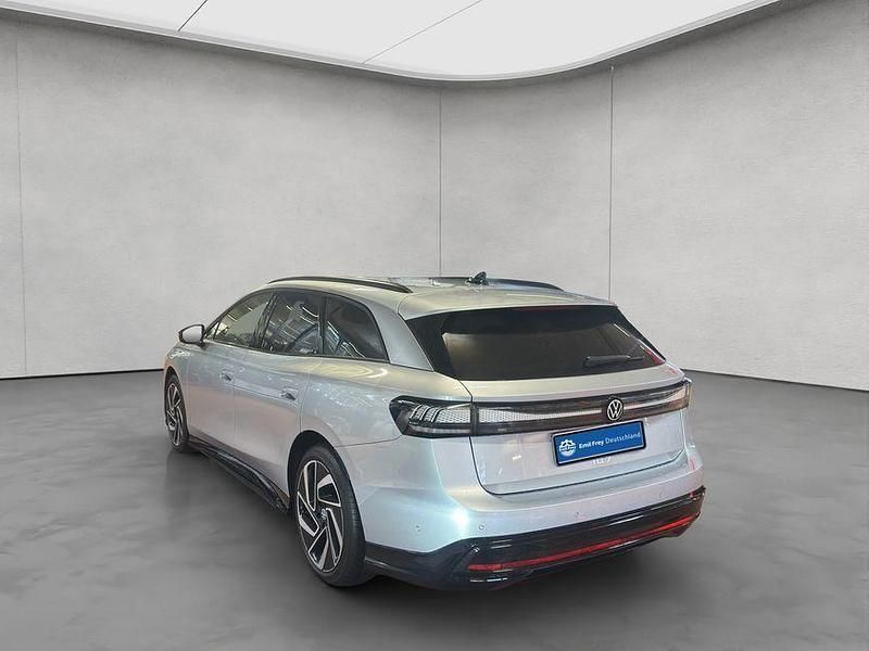 Gebraucht VW ID.7 Pro 210 kW (286 PS) 2024 Scale silver metallic / dach s Kombi