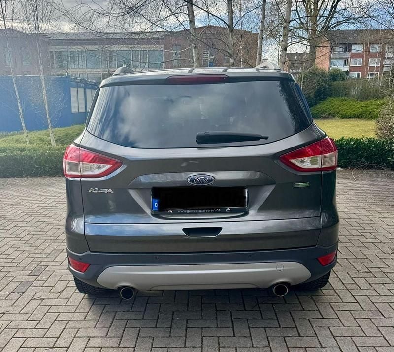 Gebraucht Ford Kuga Titanium 150 PS (110 kW) 2015 Grau SUV