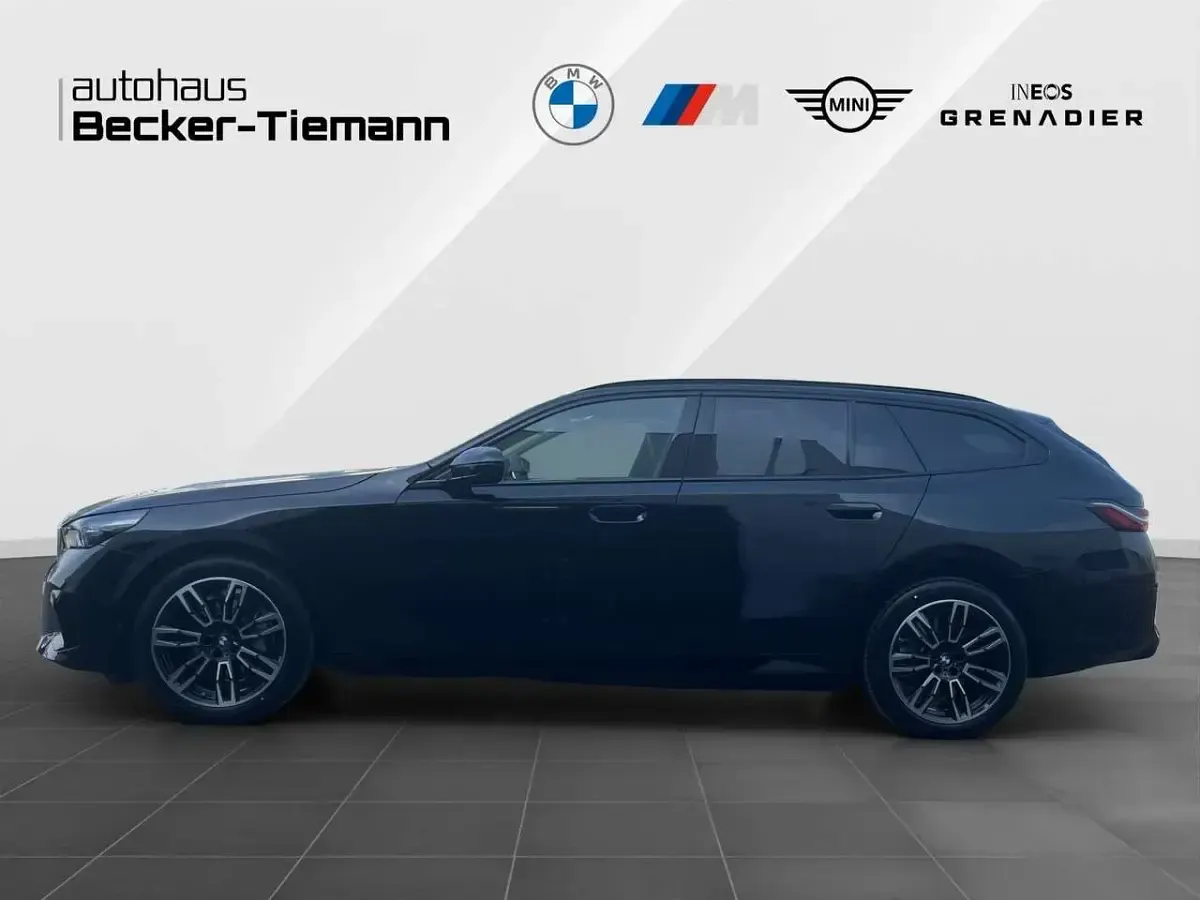 Gebraucht BMW i5 Exclusive 250 kW (340 PS) 2026 Saphirschwarz metallic Kombi