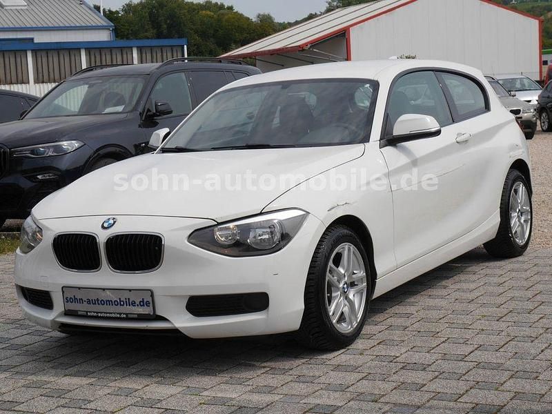 Gebraucht BMW 114 Sport Line 102 PS (75 kW) 2013 Weiß Kleinwagen
