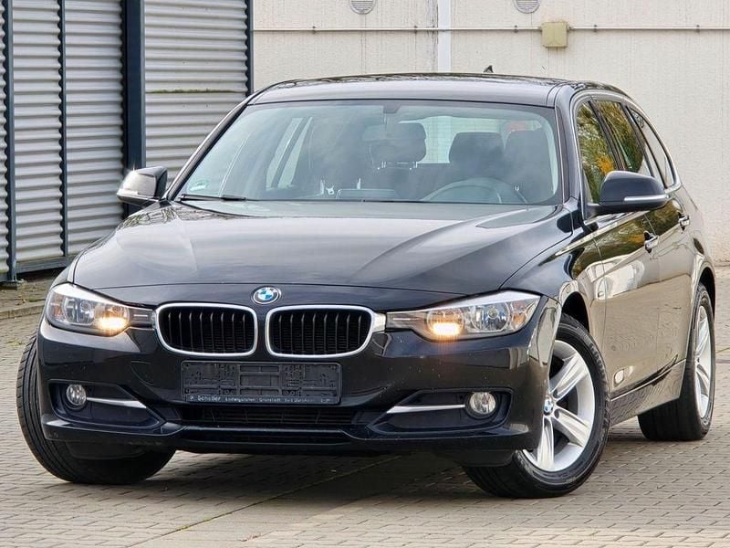 Schwarz Gebraucht 2013 BMW 316 Sport Line Kombi | 5.999 € (Guter Preis) - Bild 1/4