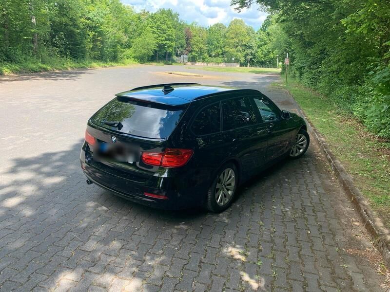 Schwarz Gebraucht 2014 BMW 320 Kombi | 7.400 € (Etwas zu teuer) - Bild 1/4