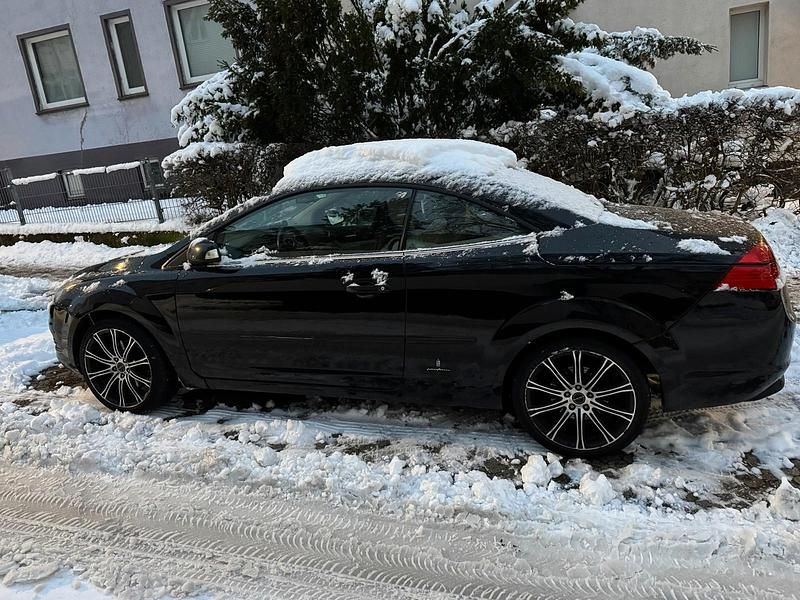 Gebraucht Ford Focus Cabriolet Titanium 145 PS (106 kW) 2008 Schwarz Cabrio