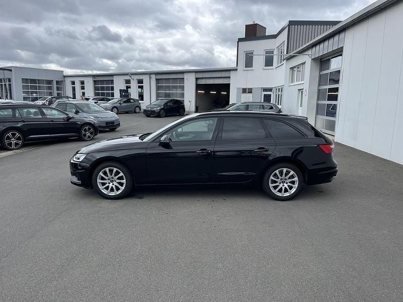 Gebraucht Audi A4 150 PS (110 kW) 2022 Schwarz Kombi