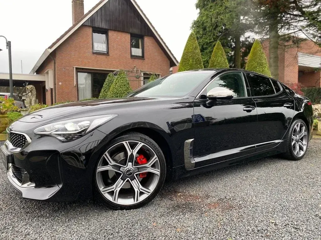 Gebraucht Kia Stinger GT-Line 200 PS (147 kW) 2018 Schwarz Kleinwagen