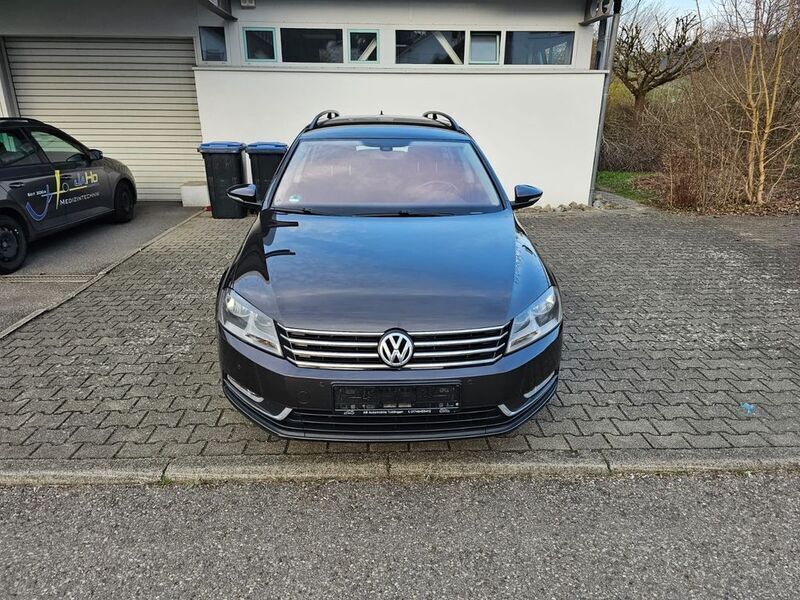 Braun Gebraucht 2011 VW Passat Trendline Kombi | 7.599 € (Fairer Preis) - Bild 1/4