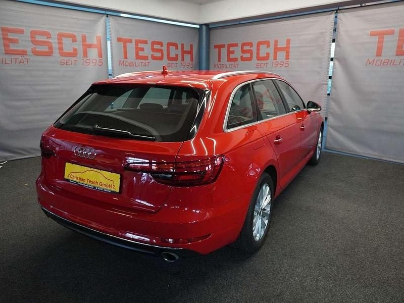 Second-hand Audi A4 Ambiente 190 CP (139 kW) 2017 Roșu Break
