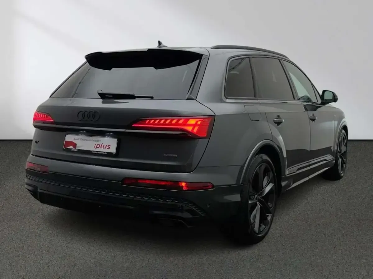 Gebraucht Audi Q7 S-Line 489 PS (359 kW) 2026 Grau SUV