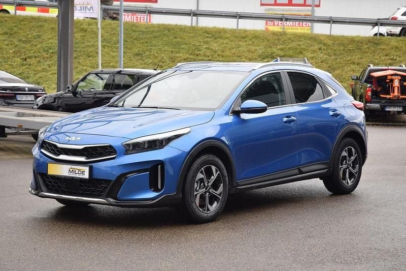 Neu Kia XCeed 150 PS (110 kW) 2025 Blau SUV