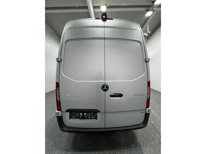 Gebraucht Mercedes Sprinter 143 PS (105 kW) 2021 Iridiumsilber (metallic) Van